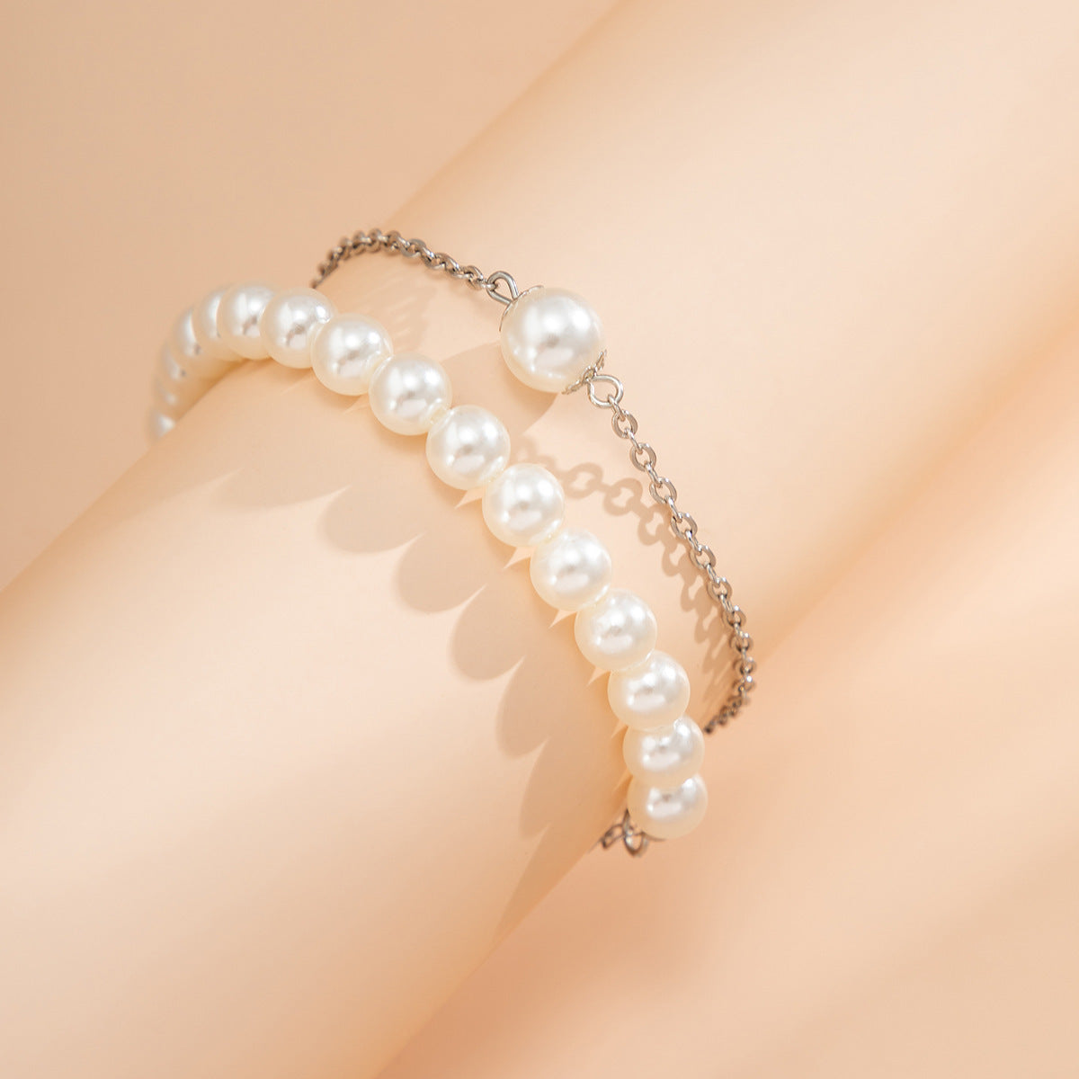 Simple Fashion In Europe And America Hand Jewelry Stringed Pearls Bracelet Two-piece Set